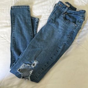 Levi 721 Distressed Jeans